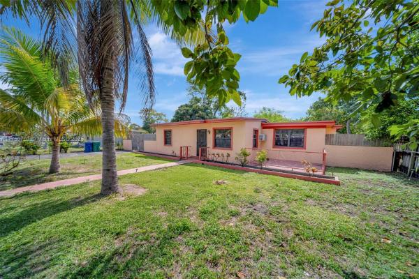 Hyde Park Manor, 1110 NW 140th St, Golden Glades, Florida 33168, image 1