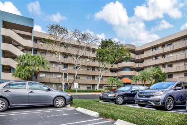 Colony Point, 1001 Colony Point Cir #517, Pembroke Pines, Florida 33026, image 1