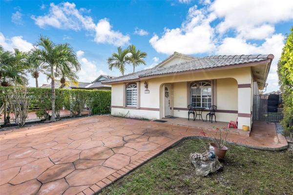 Golden Eagle Estates, 12752 NW 98th Pl, Hialeah Gardens, Florida 33018, image 1
