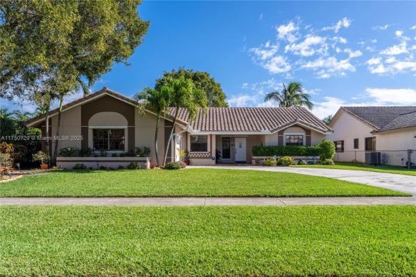 Crossbow At Ivanhoe, 6910 W Wedgewood Ave, Davie, Florida 33331, image 1