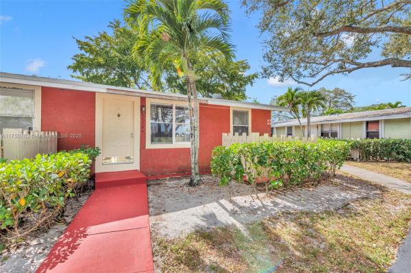 Southgate Villas, 7194 Southgate Blvd #7194, Tamarac, Florida 33321, image 1