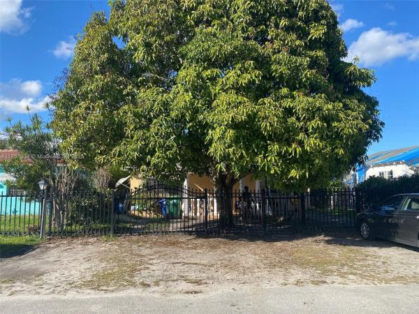 249 NW 102nd St, Unincorporated Dade County, Florida 33150, image 3