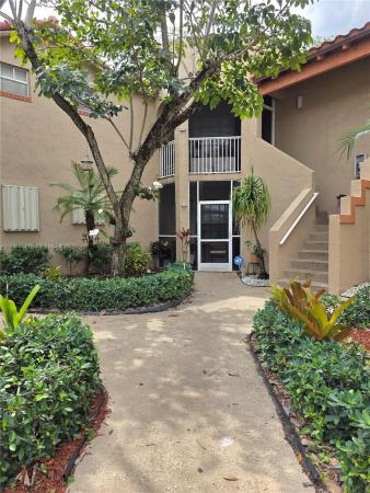 Windmill Lakes, 365 SW 86th Ave #201, Pembroke Pines, Florida 33025, image 1