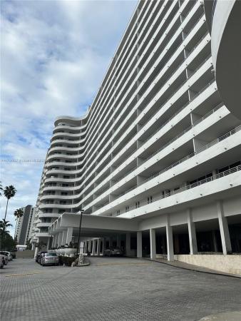 Oceanside Plaza, 5555 Collins Ave #7B, Miami Beach, Florida 33140, image 1