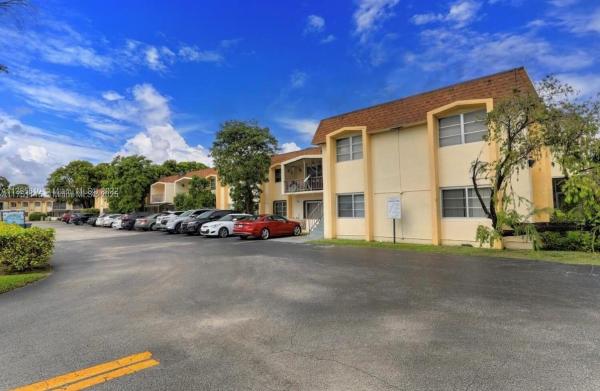 Lakewood Villas, 7823 Miller Dr #C208, Glenvar Heights, Florida 33155, image 1