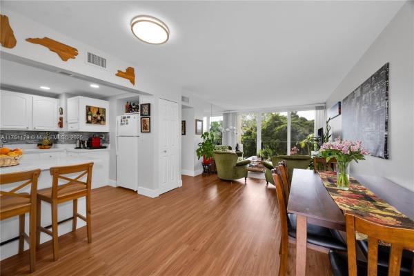 Pinebark, 820 NW 87th Ave #302, Fountainebleau, Florida 33172, image 1