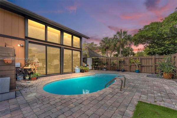 Cedarwoods At Pembroke Lakes, 10141 Woodbury Ct, Pembroke Pines, Florida 33026, image 1