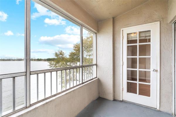 LakeView Club, 2811 N Oakland Forest Dr #308, Oakland Park, Florida 33309, image 1