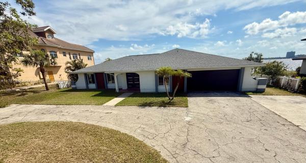 111 E North Shore Ave, Fort Myers, Florida 33917, image 1