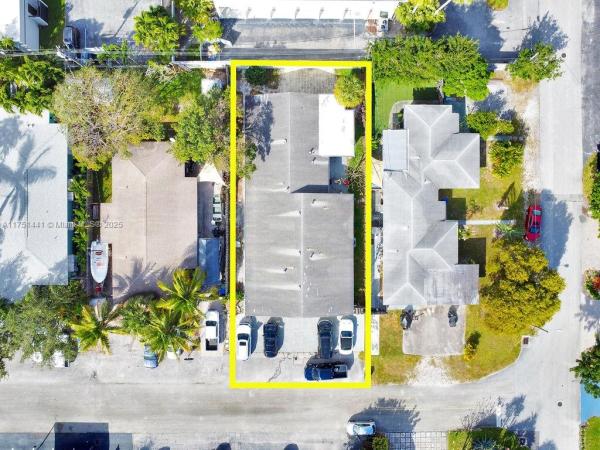 Manor Square, 1717 NE 25th St, Wilton Manors, Florida 33305, image 1