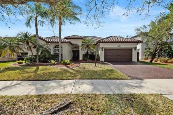 Stoneridge Lake Estates, 16358 S Mariposa Cir S, Pembroke Pines, Florida 33331, image 1