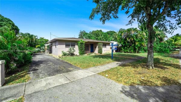 Mansionette Homes, 1025 NW 128th St, North Miami, Florida 33168, image 1