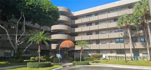 Colony Point, 1100 Colony Point Cir #505, Pembroke Pines, Florida 33026, image 1