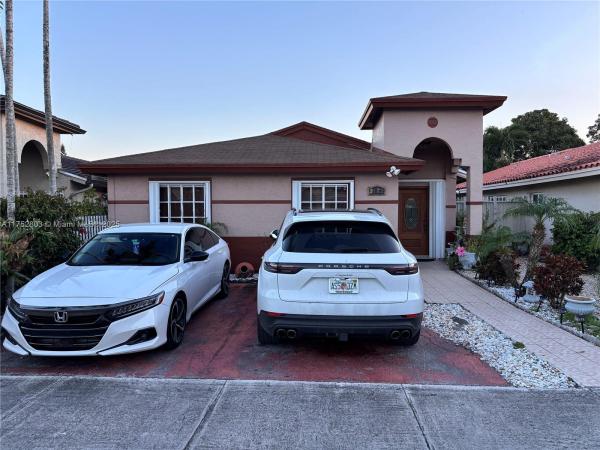 El Prado Country Club, 3162 W 69th Pl, Hialeah, Florida 33018, image 1