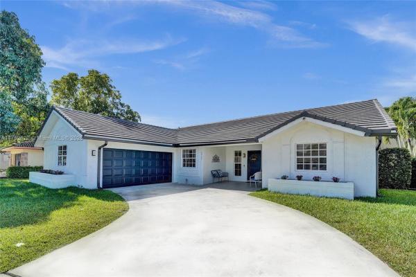 Crossbow At Ivanhoe, 6935 W Wedgewood Ave, Davie, Florida 33331, image 1