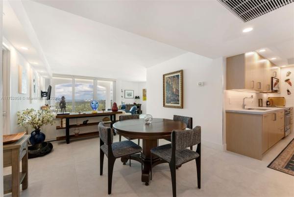 The Carriage House, 5401 Collins Ave #1220, Miami Beach, Florida 33140, image 1