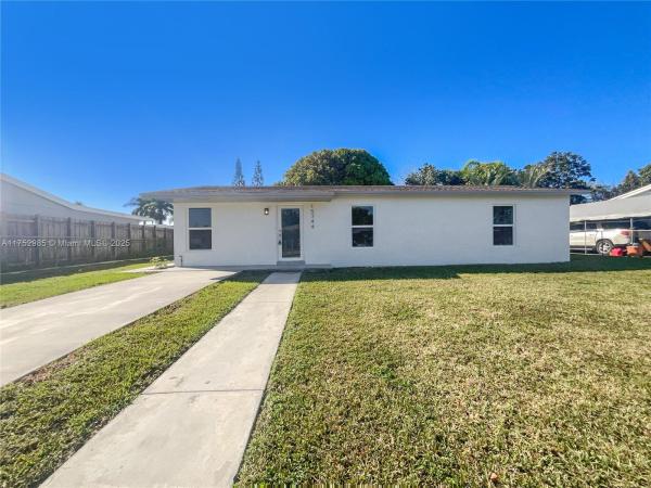 Knollwood Manor, 15744 SW 304th Ter, Leisure City, Florida 33033, image 1