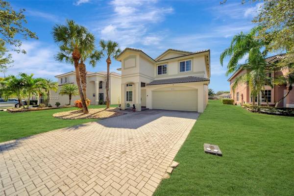 Walden Lake, 20358 SW 3rd St, Pembroke Pines, Florida 33029, image 1