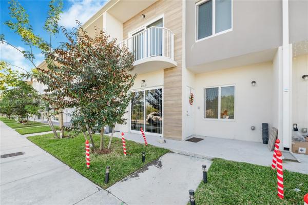 Redland Shores At Paradise One, 25616 SW 143rd Path, Richmond West, Florida 33032, image 1