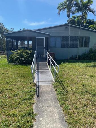 Avenue, 240 E 59th St, Hialeah, Florida 33013, image 1