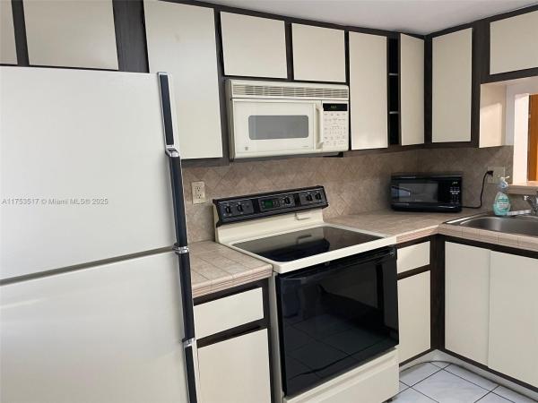 300 NW 107 Ave #106, Unincorporated Dade County, Florida 33172, image 1