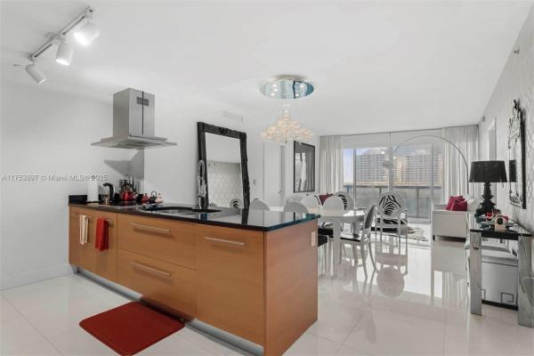 Icon Brickell Tower 2, 495 Brickell Ave #805, Miami, Florida 33131, image 1