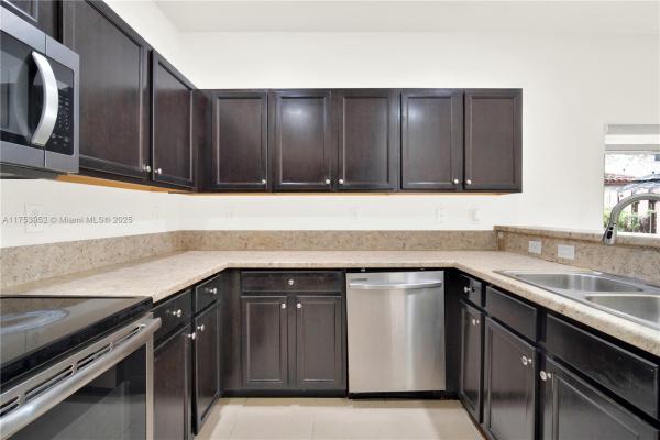 Martinique At Oasis, 3208 SE 6th St, Homestead, Florida 33033, image 2