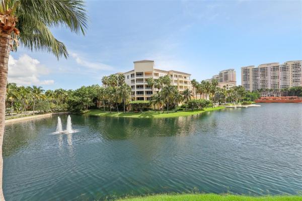 Lake Villa, 723 Crandon Blvd #206, Key Biscayne, Florida 33149, image 1