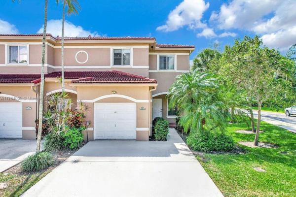 Southwood Townhomes, 7952 N Southwood Cir, Davie, Florida 33328, image 1