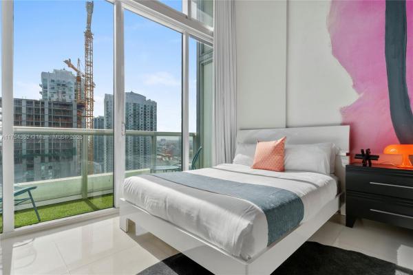 Icon Brickell Tower 3, 485 Brickell Ave #2805, Miami, Florida 33131, image 2