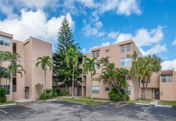 Live Oak Of Pine Island Ridge, 9410 Live Oak Pl #208, Davie, Florida 33324, image 1