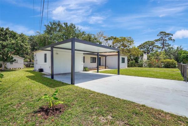 Biscayne Gardens, 1625 NW 147th St Dr, Golden Glades, Florida 33167, image 3
