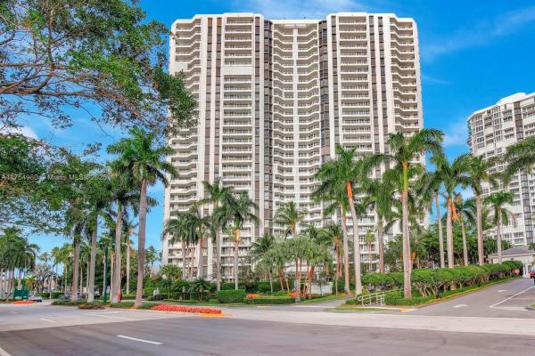 North Tower At The Point, 21205 Yacht Club Dr #1802, Aventura, Florida 33180, image 1