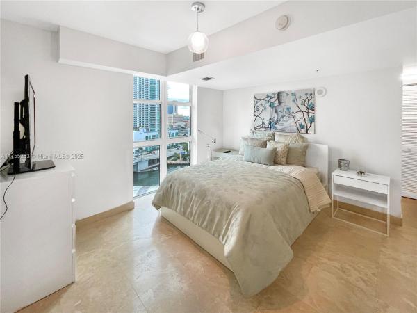 Brickell On The River South Tower, 41 SE 5th St #916, Miami, Florida 33131, image 2