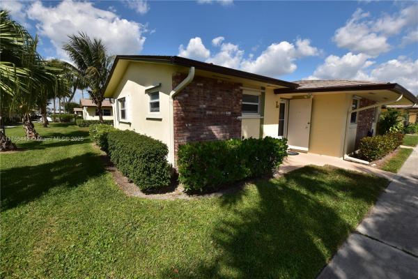 Crosley At Cresthaven Villas, 2935 W Crosley Dr #L, West Palm Beach, Florida 33415, image 1