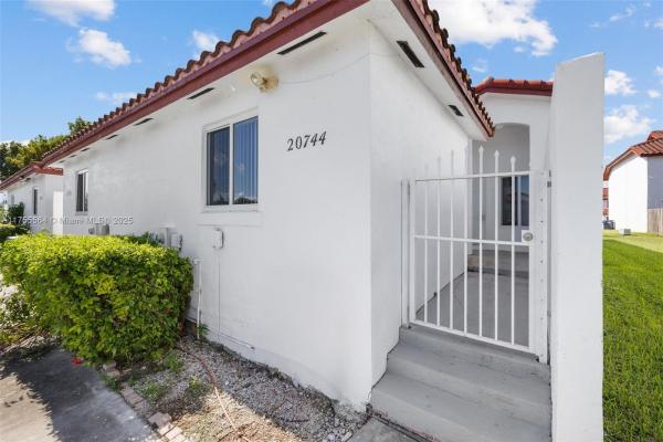 Saga Bay Townhomes, 20744 SW 81st Ct, Cutler Bay, Florida 33189, image 3