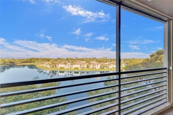 Colony Point, 901 Colony Point Cir #511, Pembroke Pines, Florida 33026, image 1