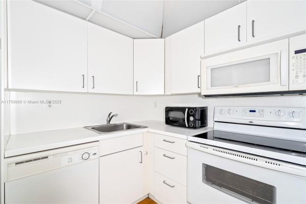 Avila North, 17570 Atlantic Blvd #215, Sunny Isles Beach, Florida 33160, image 1