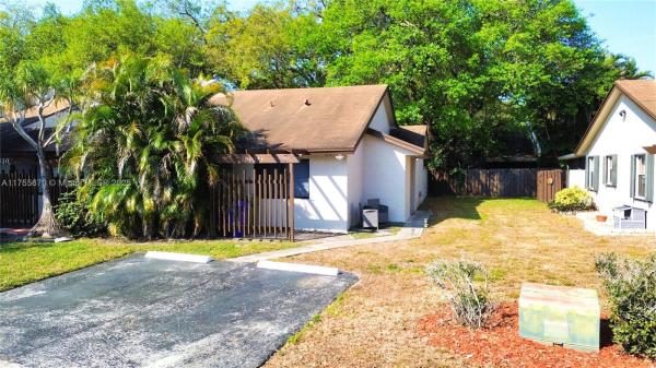 East Lakes Townhomes, 1640 NW 98th Ter #1640, Pembroke Pines, Florida 33024, image 1