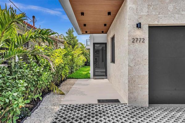 Silver Bluff Gardens, 2772 SW 32nd Ct, Miami, Florida 33133, image 1