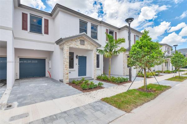 The Edge On 20th, 523 SW 19th Ter, Fort Lauderdale, Florida 33312, image 1