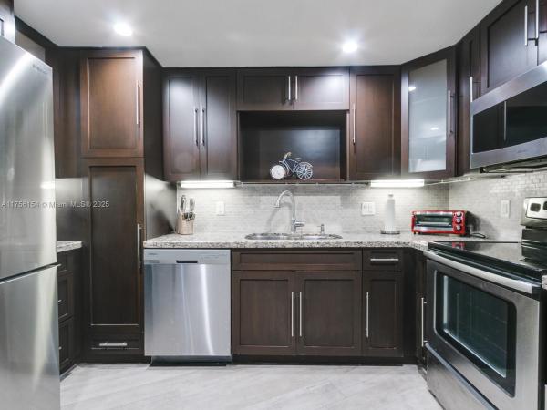 Arlen House East, 100 Bayview Dr #2101, Sunny Isles Beach, Florida 33160, image 3