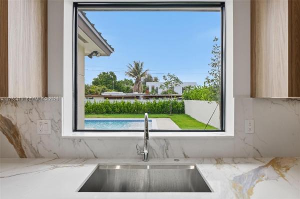 2725 SW 65th Ave, Unincorporated Dade County, Florida 33155, image 1