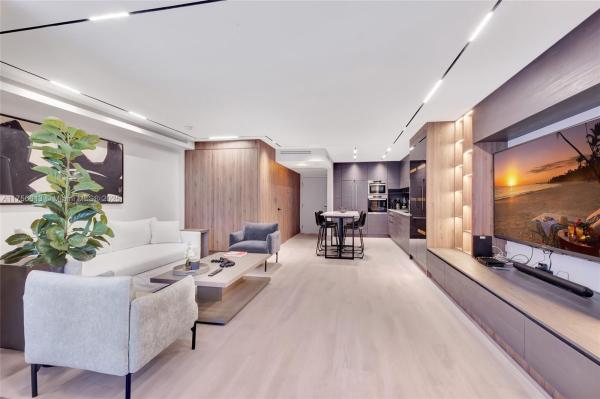 Roney Palace, 2301 Collins Ave #432, Miami Beach, Florida 33139, image 1