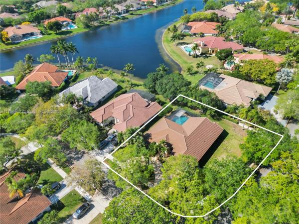 Tequesta At Country Isles, 1034 Poplar Cir, Weston, Florida 33326, image 2