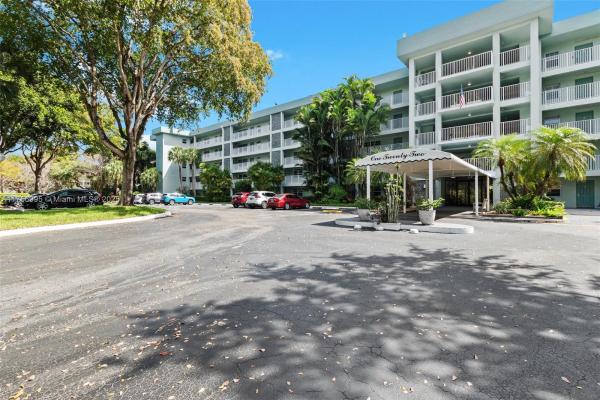 Cypress Grove At Palm-Aire, 802 Cypress Grove Ln #409, Pompano Beach, Florida 33069, image 1