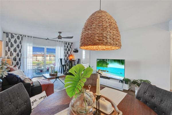 Sunrise Lakes 3, 2801 N Pine Island Rd #312, Sunrise, Florida 33322, image 1