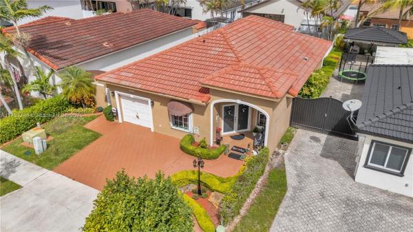 West Lakes Gardens, 8865 NW 148th Ter, Miami Lakes, Florida 33018, image 3