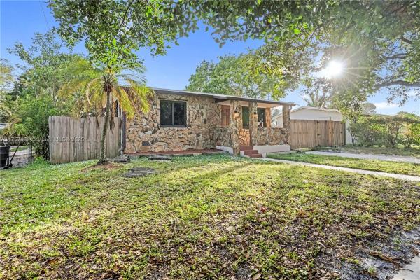 Linwood Gardens, 6444 Mcclellan St, Hollywood, Florida 33024, image 1