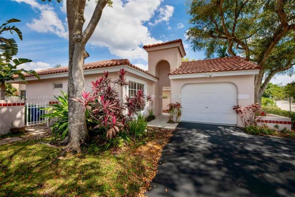 Garden Homes At Country Isles, 1251 Garden Rd, Weston, Florida 33326, image 1